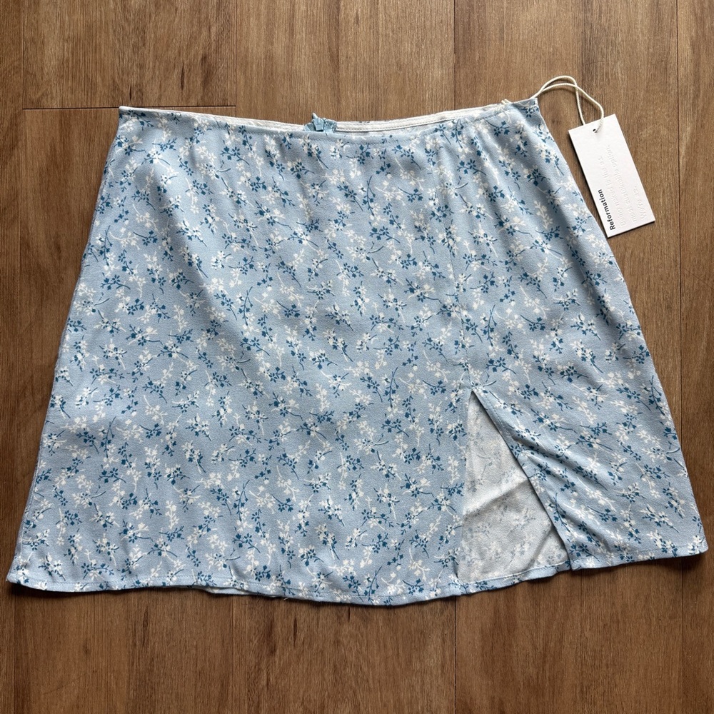 NEW WITH TAGS Reformation Margot Skirt in baby blue floral